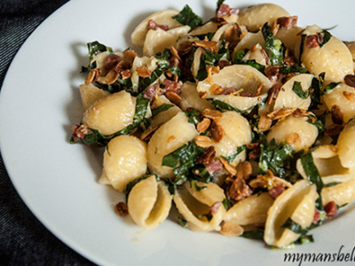 Pasta shells with a prosciutto and lemon crunch topping